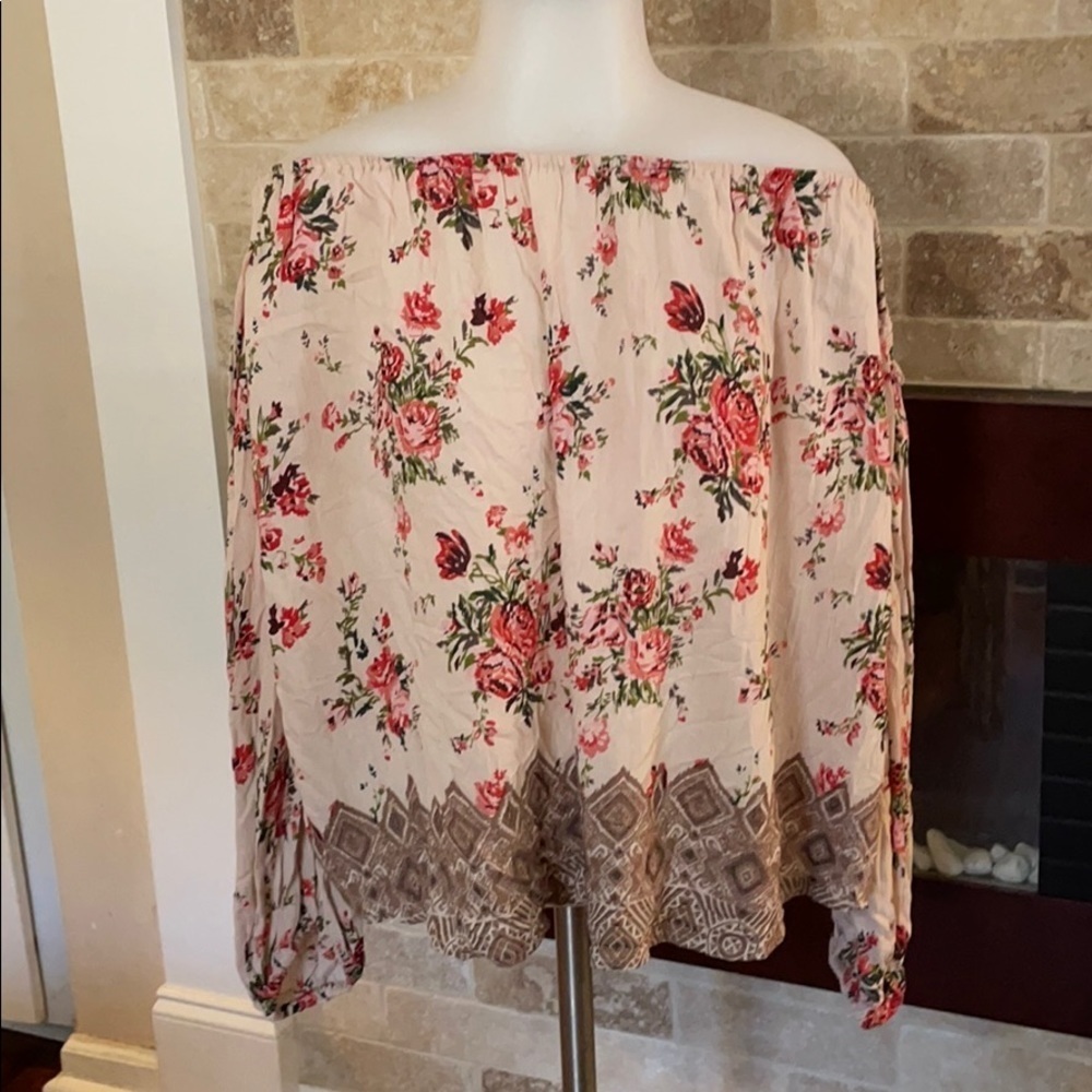 Angie floral  off shoulder sleeved shirt